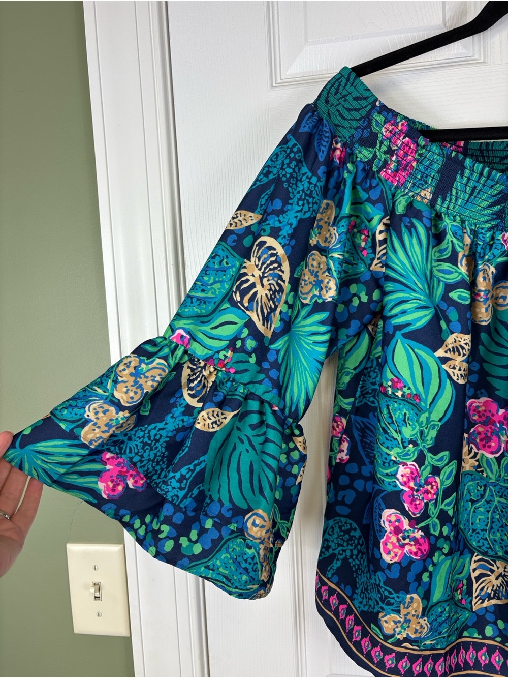 Lilly Pulitzer Kaori off the shoulder top low tide navy life of the party sz lg - Picture 6 of 10